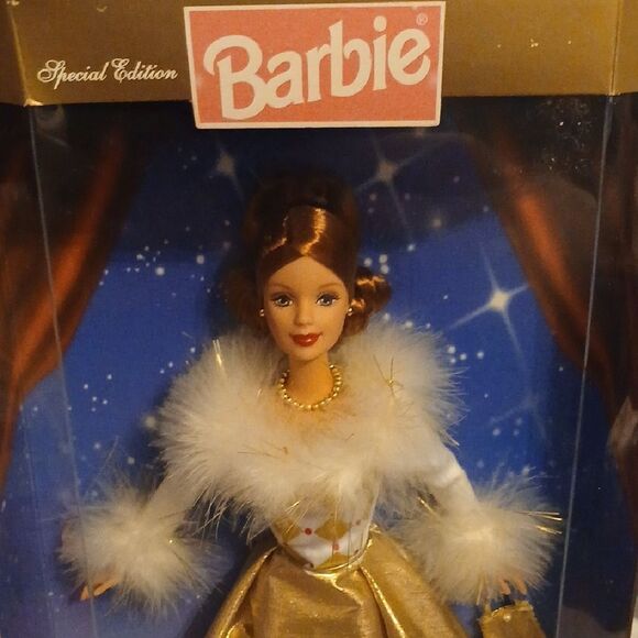 Barbie Gold and White Glamour Doll - Picture 2 of 4